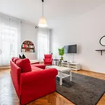 Eotvos 25 Apartment