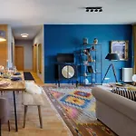 Stylish And Colorful Apartment With Balcony