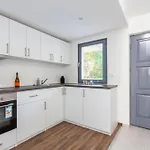 Rustic Central Studios By Lh