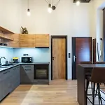 Parliament Dream Apartment!
