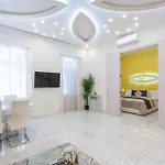 Luxurious Central Apartment Next To The Danube River