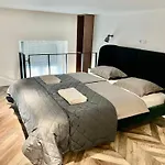 Awesome Loft - King Street