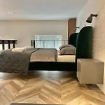 Awesome Loft - King Street