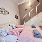 Goldcentral Apartment Comfort