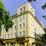 Damati Kft Liszt Ferenc Ter Inner City Flat