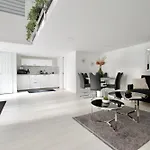 Premium Apartment By Hi5- Close To Parliament