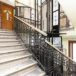 Bright Design Riverside Studio By Nw