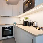 Lucky River Apartment