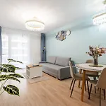 Lucky River Apartment