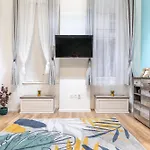 Andrassy Square Residence