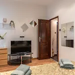 City Vibes Apartment - 3 Bdrms