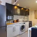 Eighth Wonder Apartment
