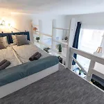Eighth Wonder Apartment