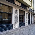 New Home At Exlusive Central Location