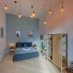 Liszt Modern Chic Apartment