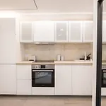 Renovated Design Apartment Close To The Danube
