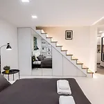Renovated Design Apartment Close To The Danube