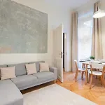 Quiet Comfort - Central Buda