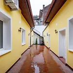 Cute Central Studio With Ac
