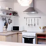 Stylish And Comfy Apartment For 6 Guests