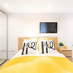 Central - Large - Comfy