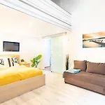 Central - Large - Comfy