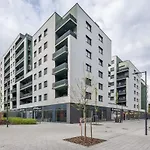 Modern Comfy Stay Next To The River