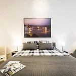 Perfectly Located, Renewed And Cozy Apartment