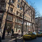 Convenient Apartment In The Heart Of Downtown