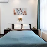 Comfy New Apartment At Castle
