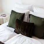 Pleasant & Comfy Apartment In Super Location