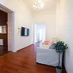 Very central convenient large AC place