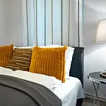 Chic Central Flat With River View