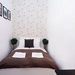 Central And New Design Apartment