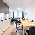 Central - Green Terrace - Modern