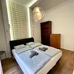 Daisy Apartments In The Inner City