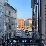 Daisy Apartments In The Inner City