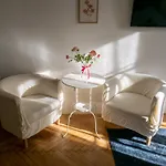 Quiet Apartment Near Buda Castle