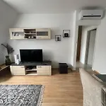 Eliza Rooms