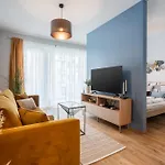 Blooming Budapest Apartment With Free Underground Parking