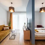 Blooming Budapest Apartment With Free Underground Parking