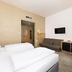 City Hotel Ring