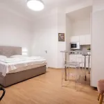 Klauzal Garden City Apartments- Studio K32