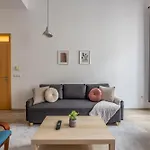 Central Deluxe Gozsdu Court Apartment