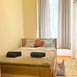 Guesthouse In Ferenciek Square