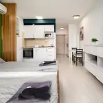 Atrium Residence Deluxe Suite-Free Parking Garage Same Building
