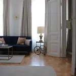 Deluxe Apt With 2 Bedrooms And Ac