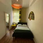 Promenade Guesthouse Near The Danube