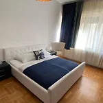 Promenade Guesthouse Near The Danube