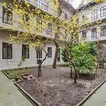 Bpr Luminous Design Apartments